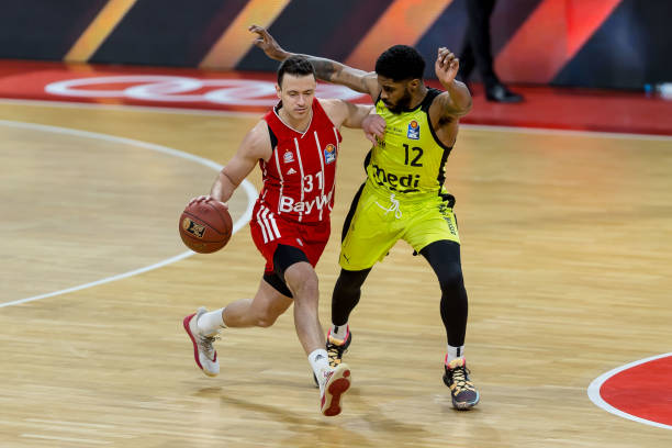 劲往一处使 劲往一处使